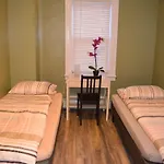 Comfy Rooms With Free Wifi & Laundry Near Jfk Airport J, E, Airport Train