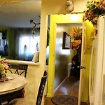 Joy's Country Homestay *