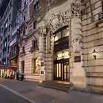 The At Fifth Avenue 3* New York