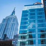 Hotel Western Premier Herald Square 3*