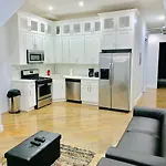 Starlux Apartment