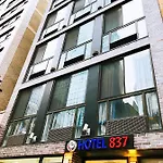 Hotel 837