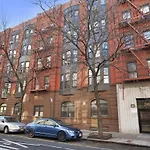 Luxury Apt - 3 Stops To \