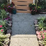 Beautiful Room Near Jfk And Close To Laguardia Airports