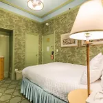Wolcott Hotel