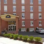 Hotel Days By Wyndham Long Island