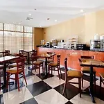 Hotel Sleep Long Island - Manhattan View 3*
