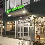 Wyndham Garden Laguardia South