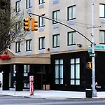 Hillcrest Near Jfk Airtrain Hotel 2*