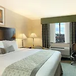 Hotel Hillcrest Near Jfk Airtrain 2*