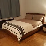 Spacious Studio In An Elevator Concierge Building