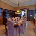 Akwaaba Mansion Bed & Breakfast *