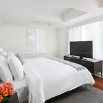 Aka Sutton Place Aparthotel 4*