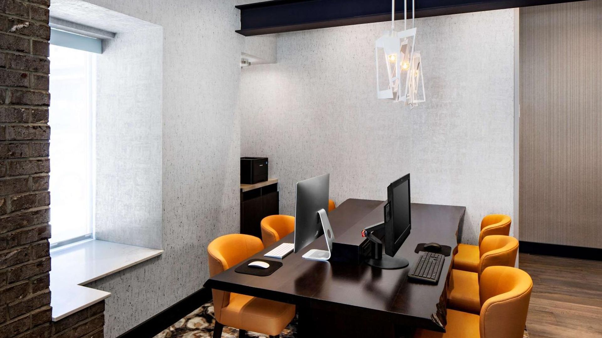 Hyatt Place Long Island 3*