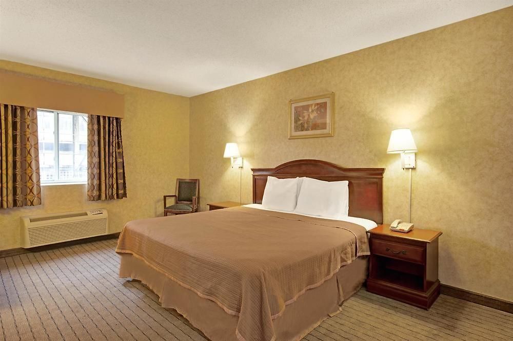 West Farms 2* New York