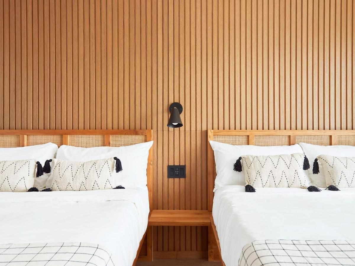 The Rockaway Hotel 4*