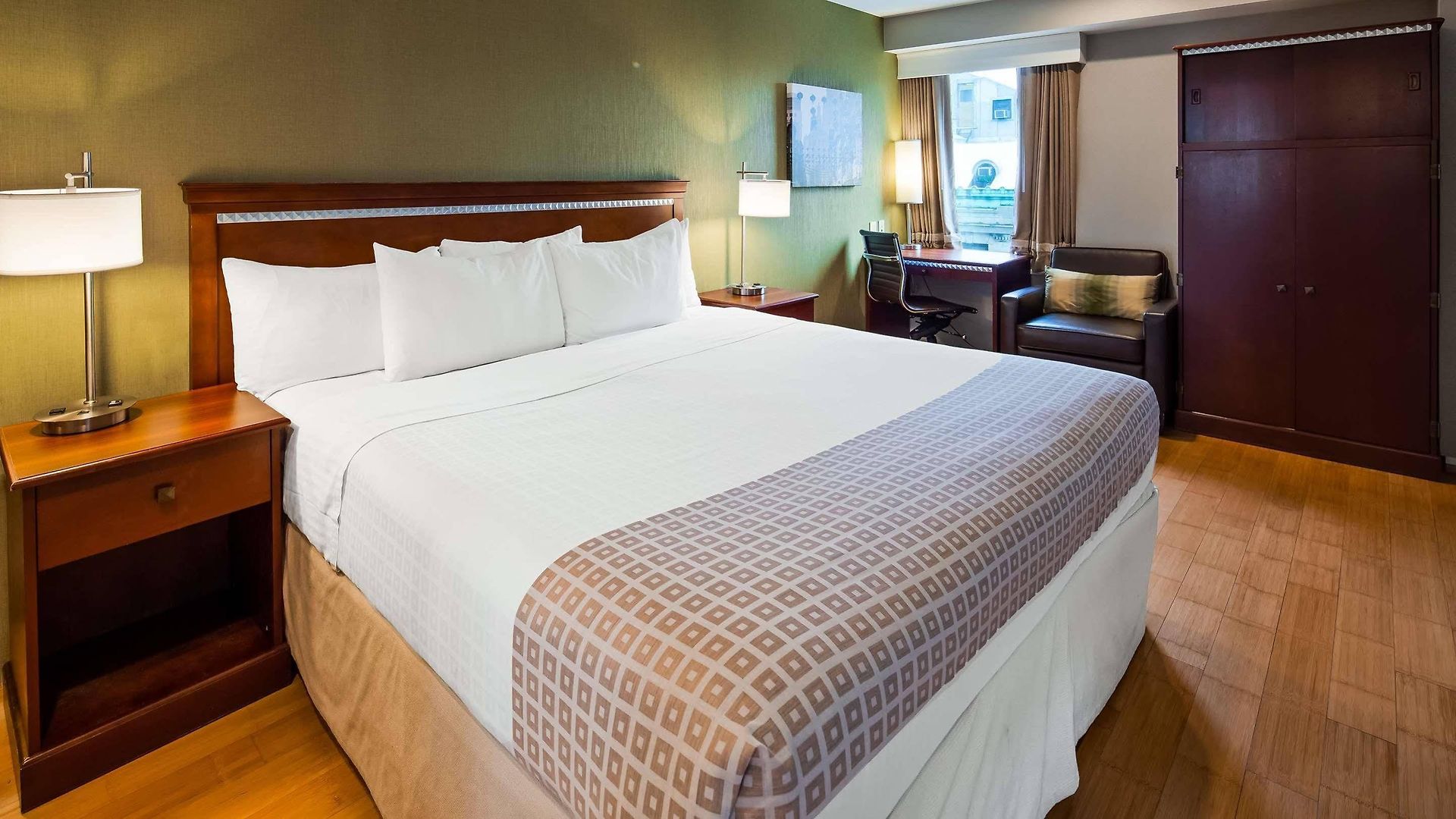 Western Bowery Hanbee Hotel