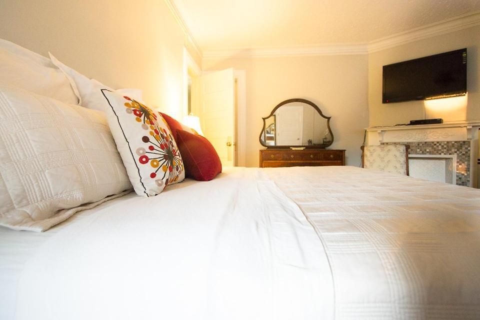 A And Fayebed And Breakfast, Inc, Bed & Breakfast New York