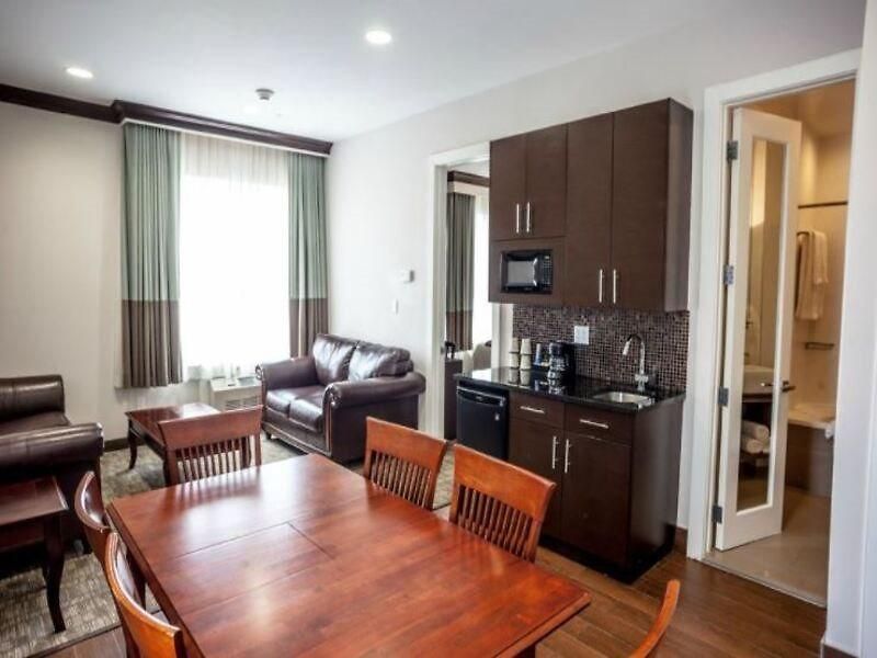 Hotel Aura Brooklyn