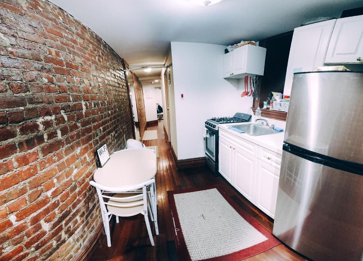 Shared In Manhattan Near Central Park Hostel *
