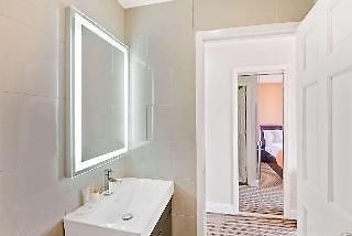 Wingate By Wyndham Long Island 3*