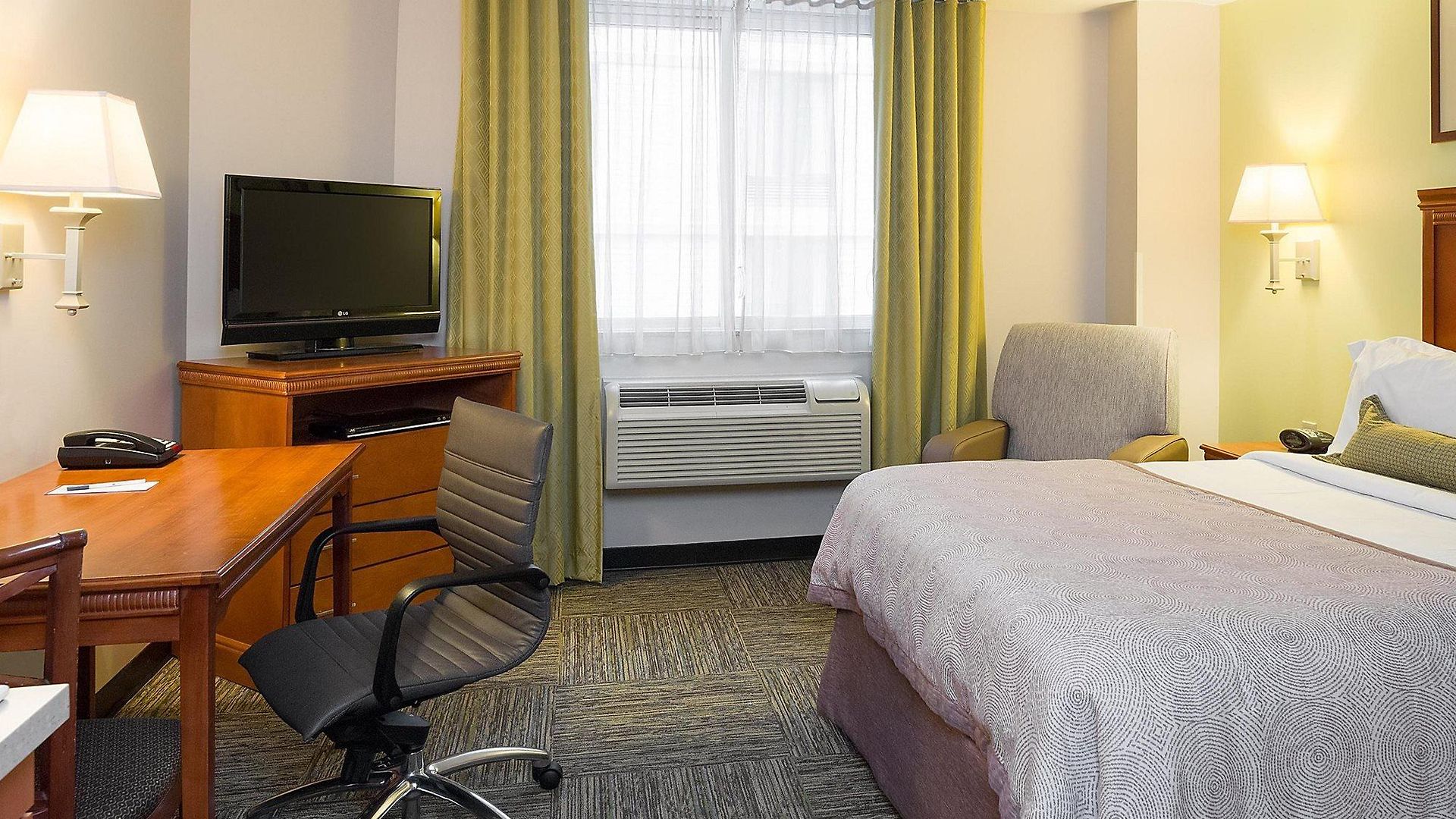 Candlewood Nyc -times Square By Ihg Hotel 3*