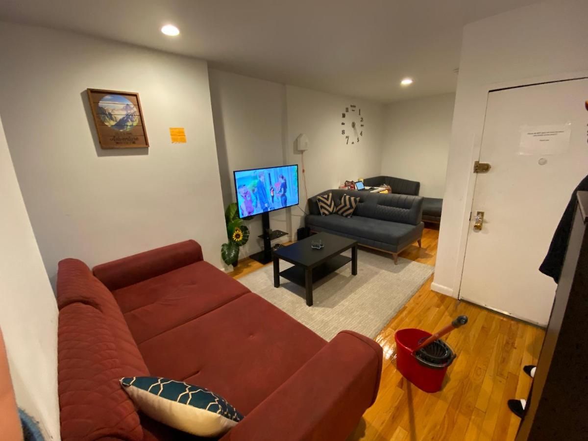 Hostel Shared In Times Square New York
