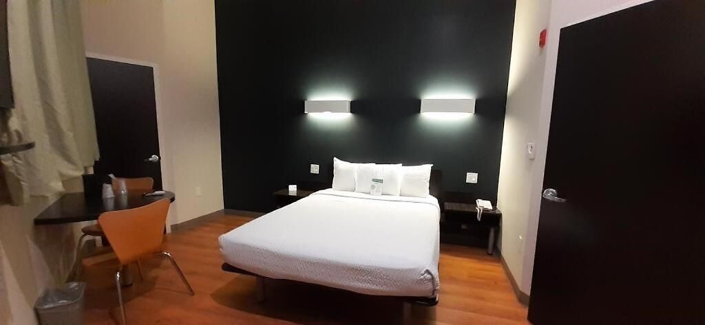 Hotel Feather Factory 3*
