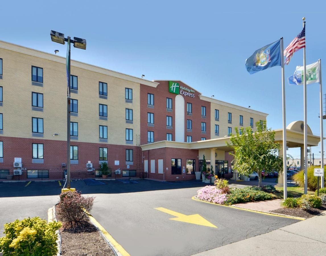Hotel Express Kennedy Airport, An Ihg 3*