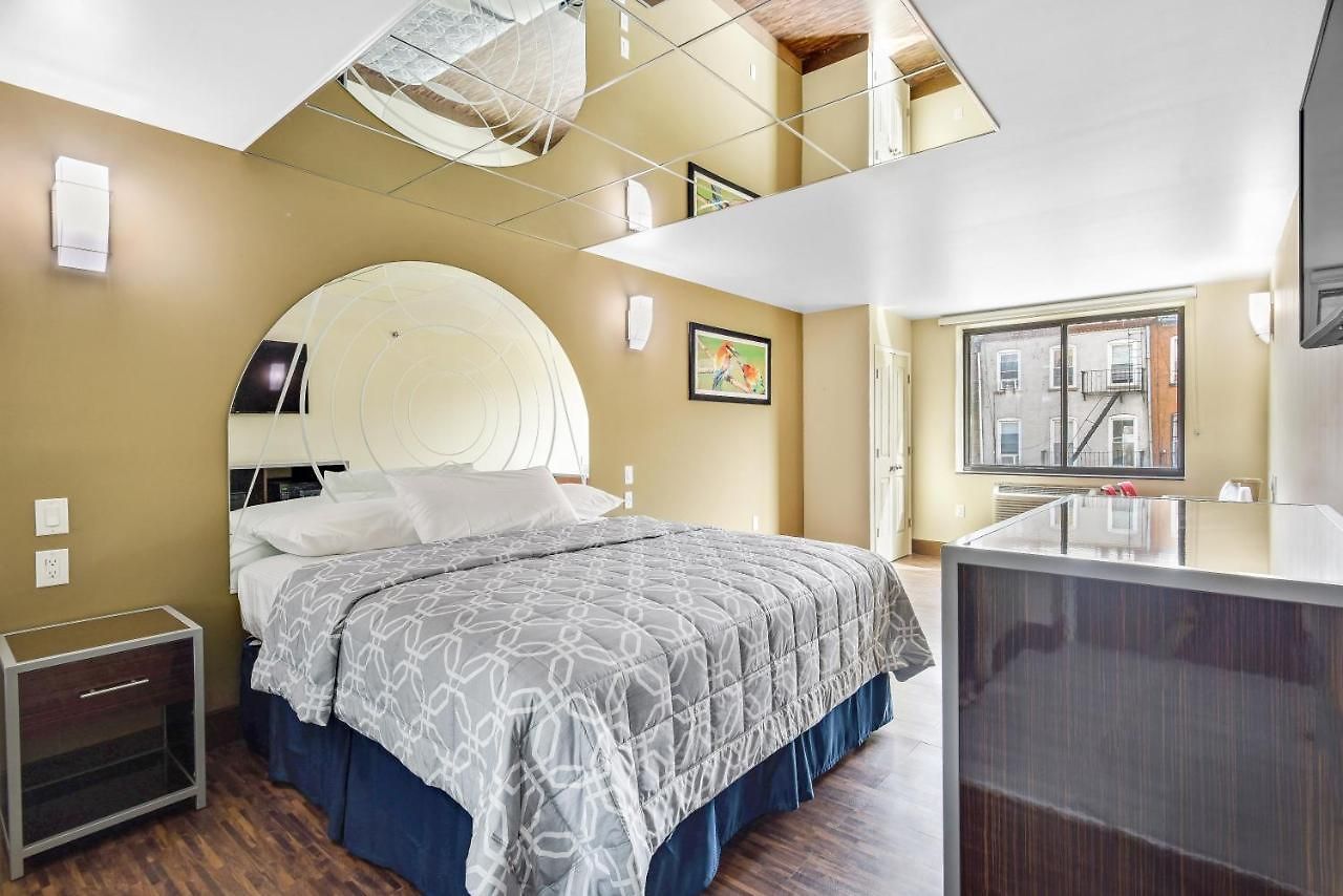 Brooklyn Broadway Hotel 4*