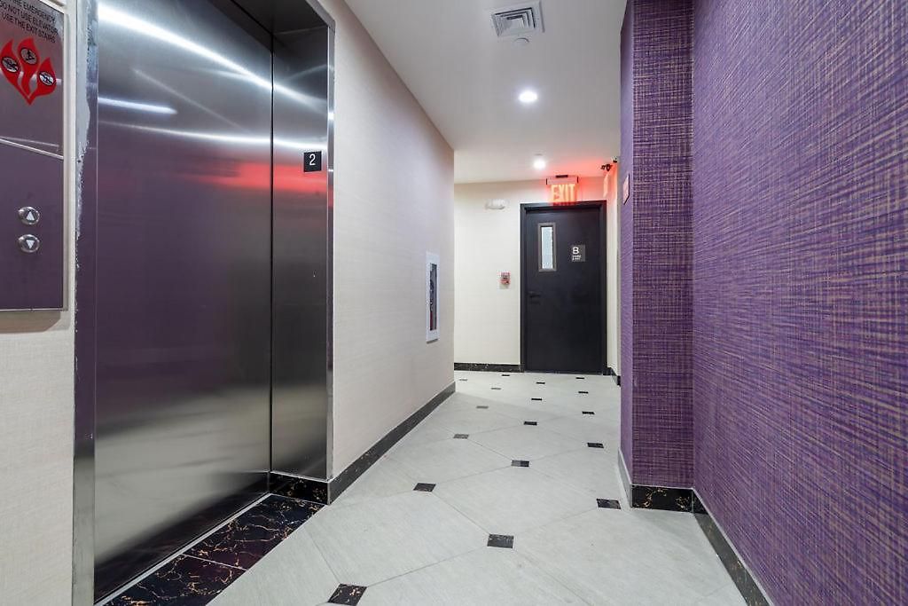 Hotel Ninety Five Fordham / St. Barnabas Hospital