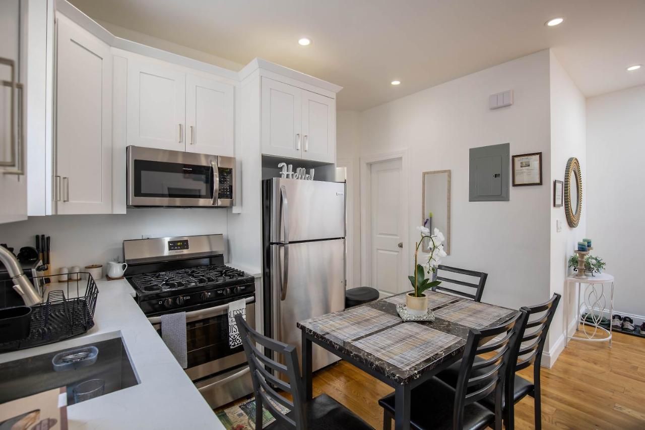 Homestay Floor With Skylight Brooklyn New York