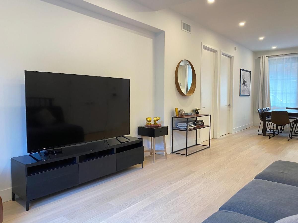 Private Garden Residence In Luxury Condominium *