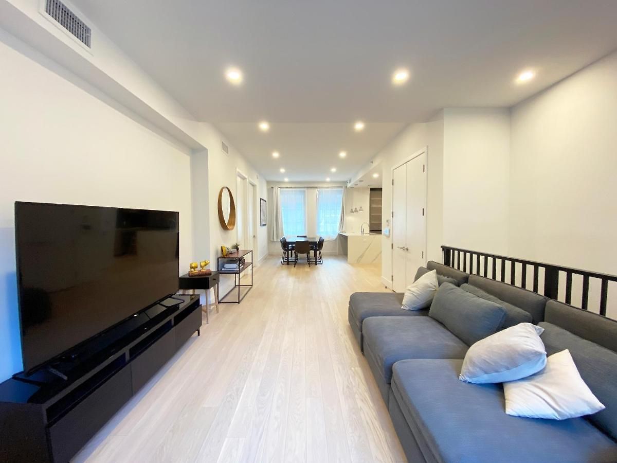 Private Garden Residence In Luxury Condominium Apartment New York