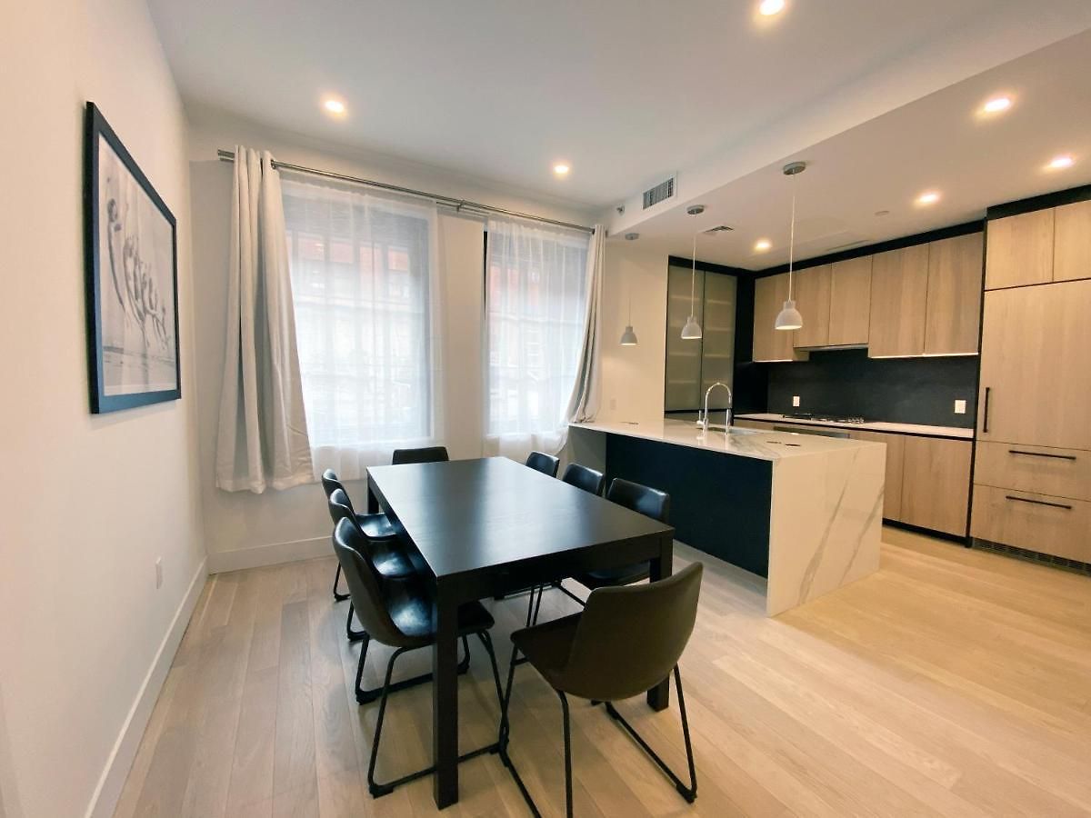 Private Garden Residence In Luxury Condominium New York
