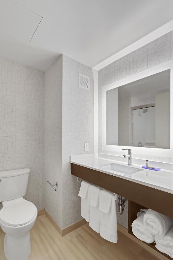 Hotel 1200