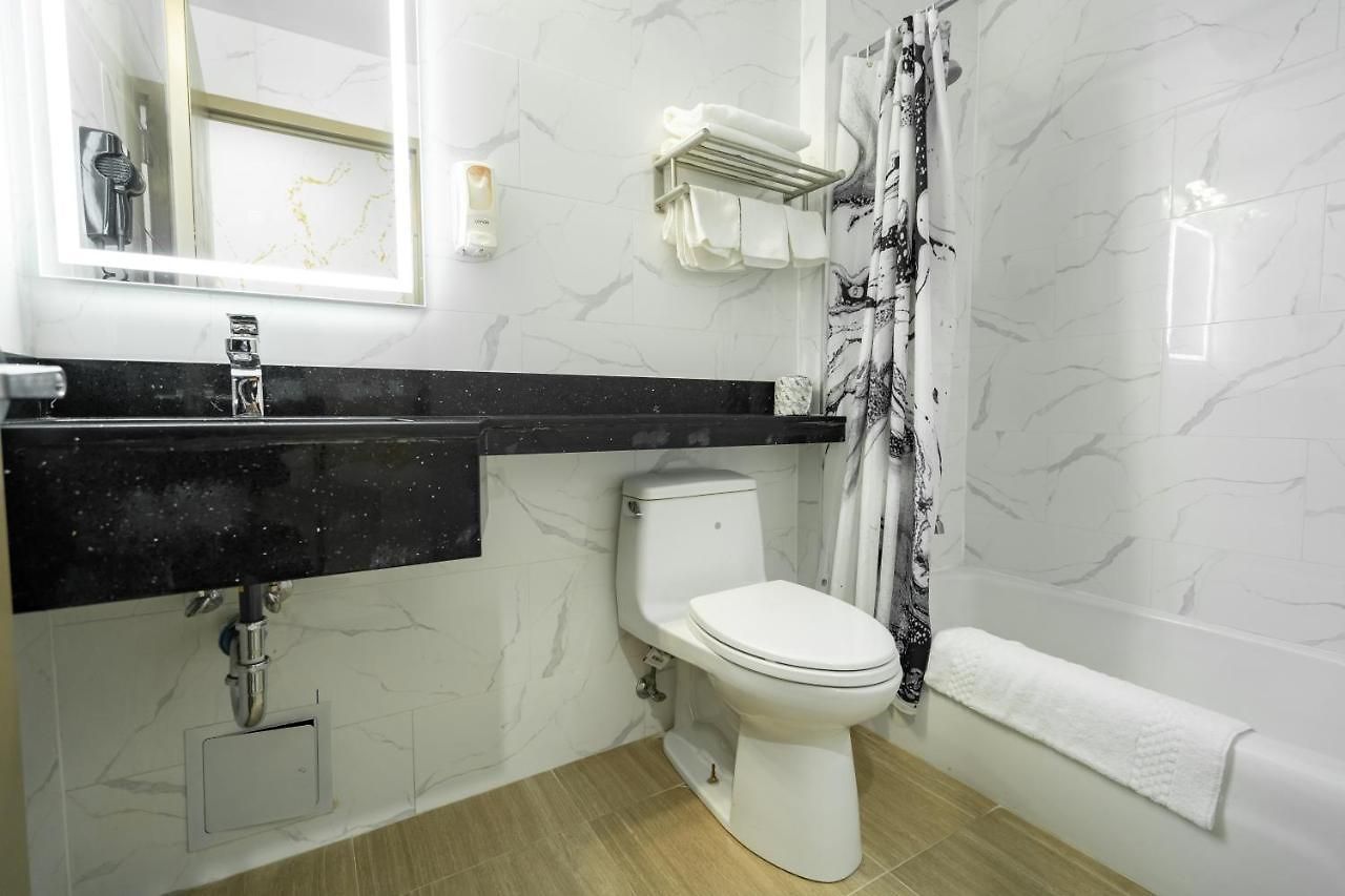 Hotel Ninety Five Near Parkchester Hotel