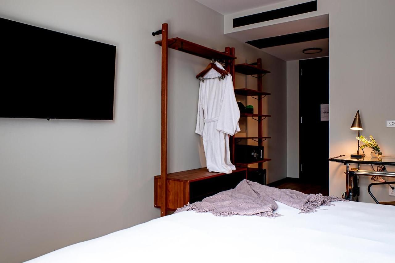 Dutch House Hotel *