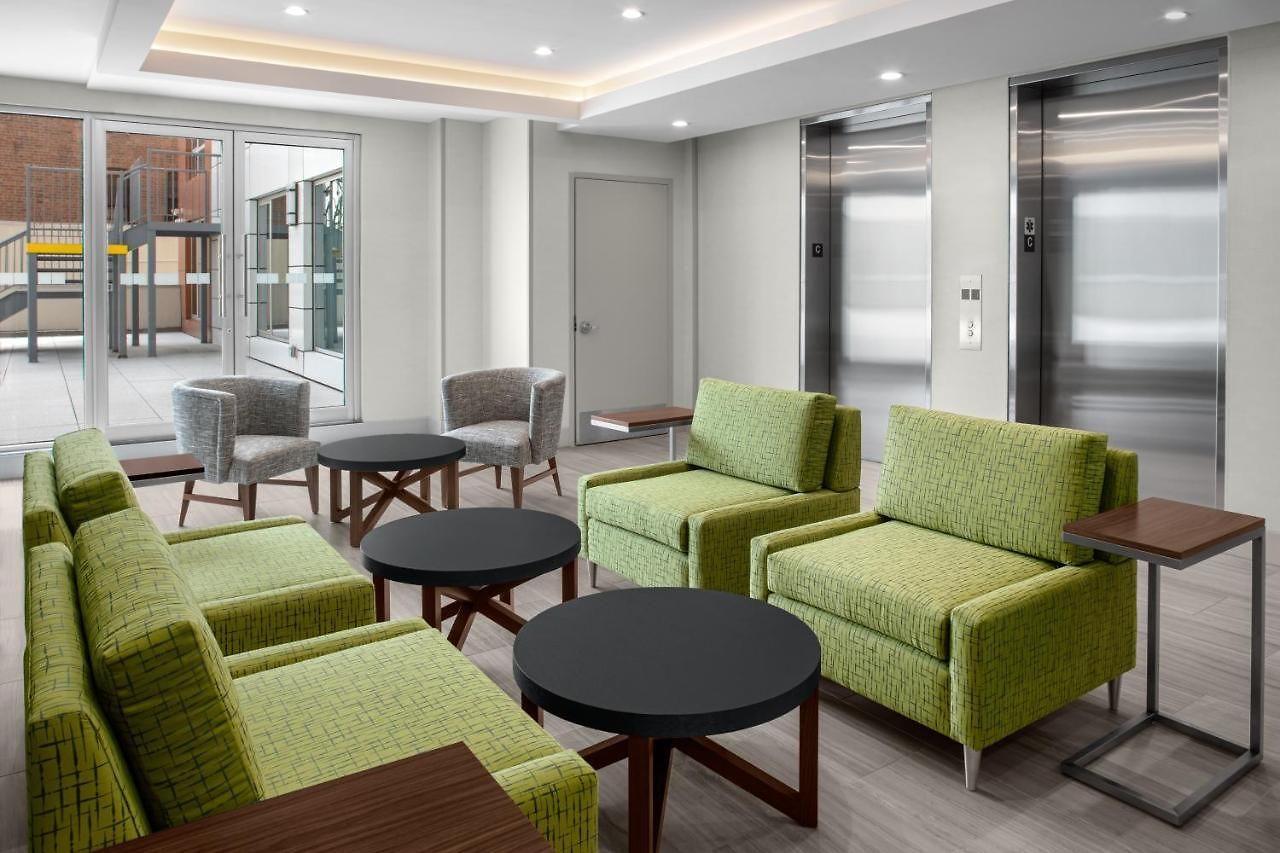 Hotel Express & Woodside Laguardia Airport 3*