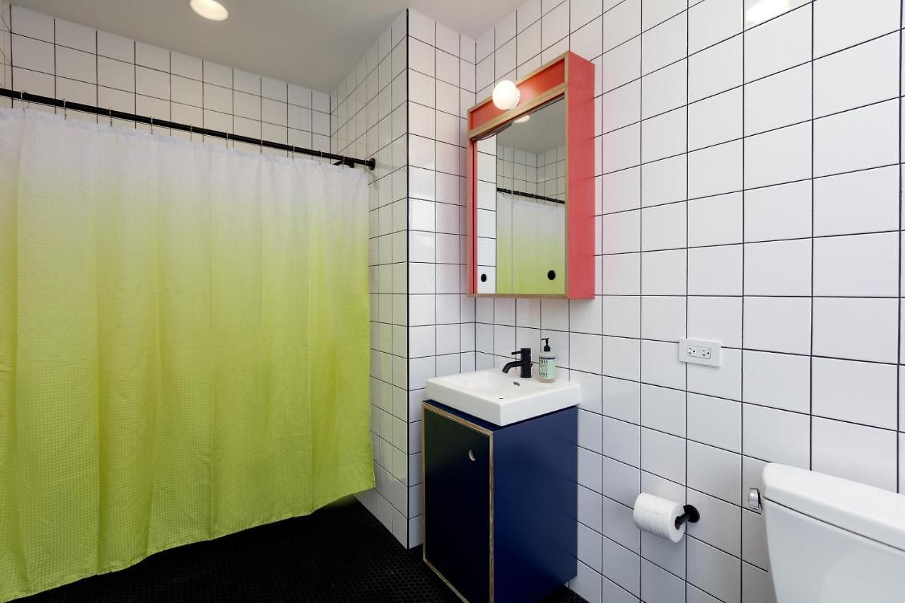 Placemakr Street Aparthotel 4*