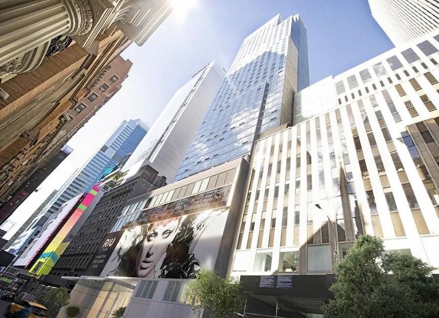 Riu Plaza Manhattan Times Square Hotel