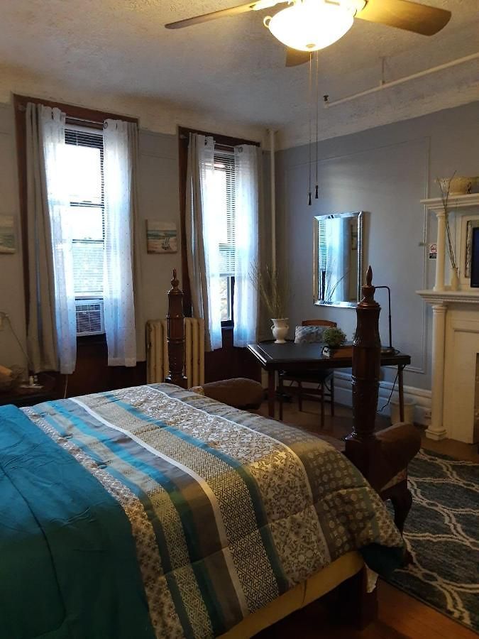 Irving Manor