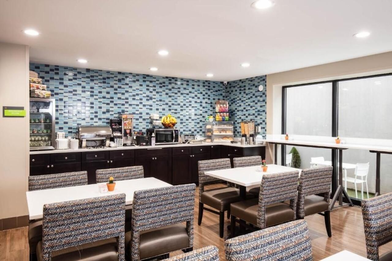 La Quinta Long Island Hotel New York