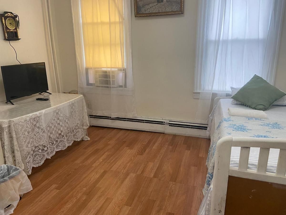 Guest house A Big In Queens