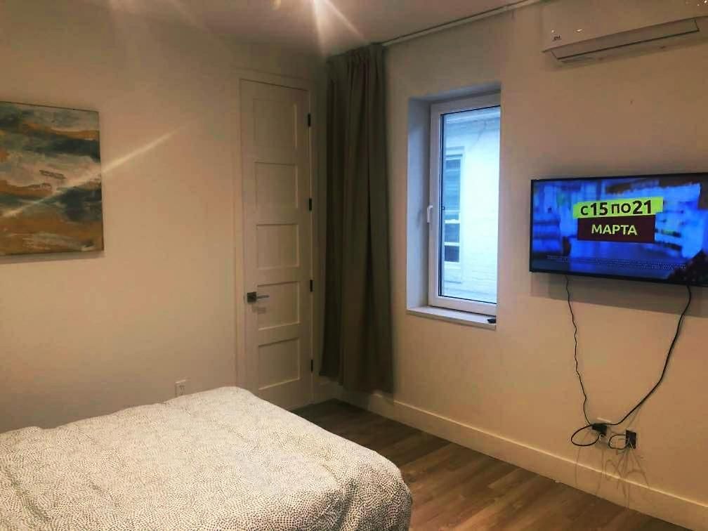 Cozy Renovated With Its Own Bathroom In Brooklyn *