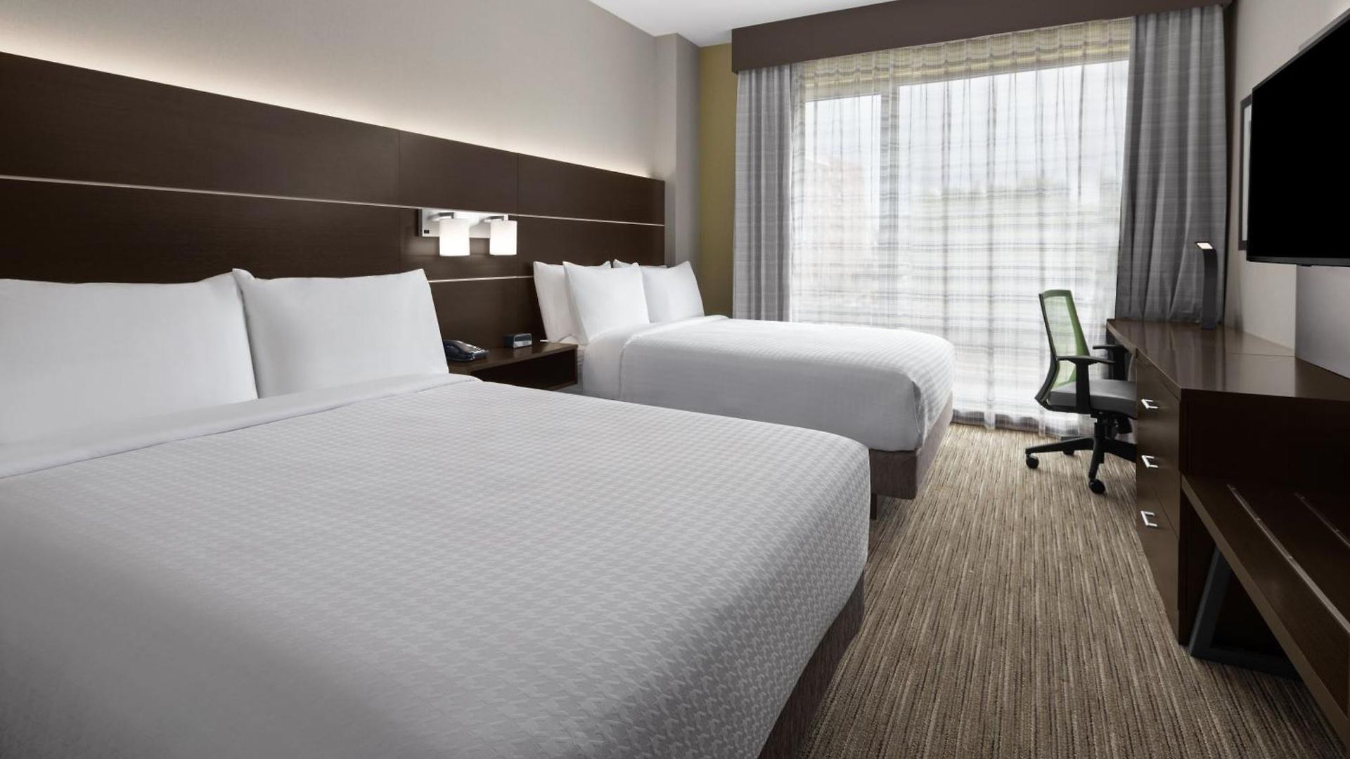 Express & Woodside Laguardia Airport Hotel