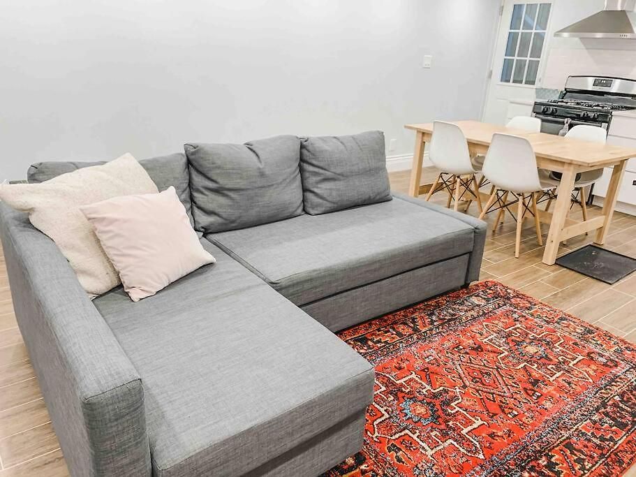 Luxury With Backyard + Close Transportation