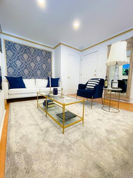 Luxurious Near Laguardia & Jfk Apartment