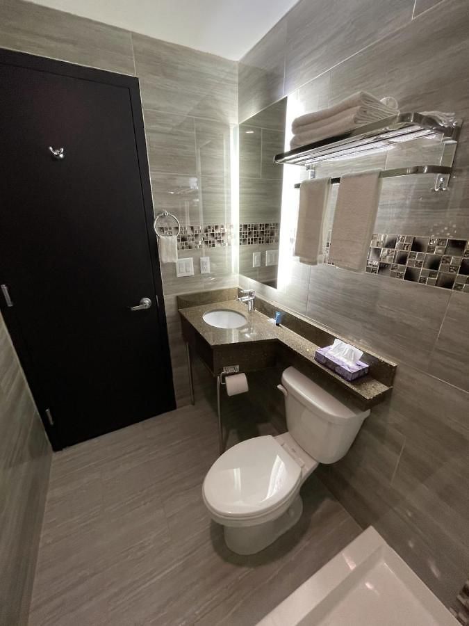 369 Brooklyn Hotel