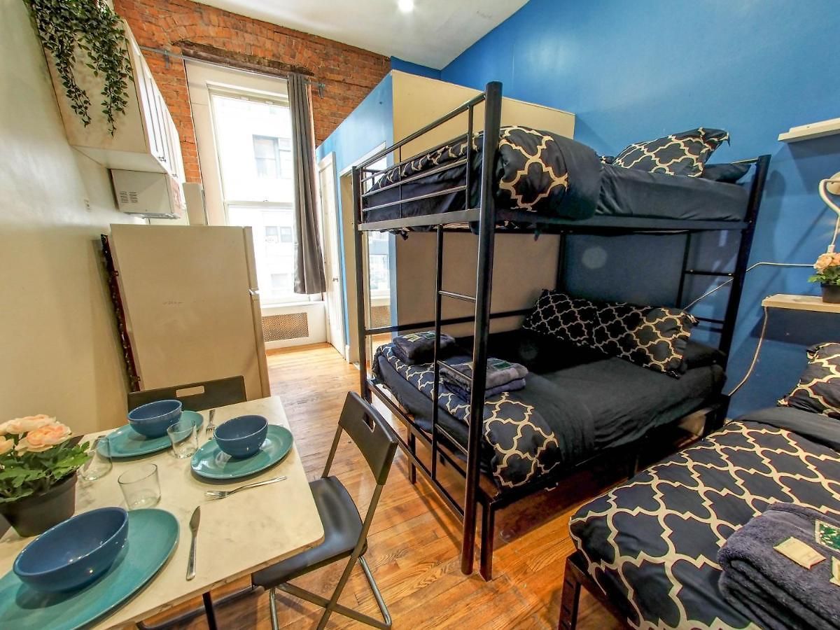Hello Broadway Apartment